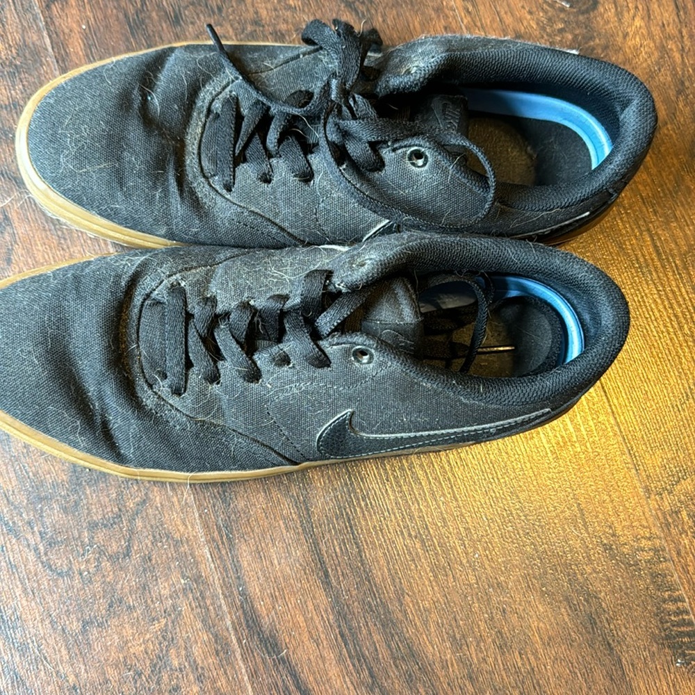Men’s Nike shoes